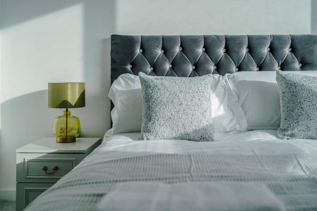 Stunning 2-Bed Premium Apartment - Free Wi-Fi Preston  Ngoại thất bức ảnh
