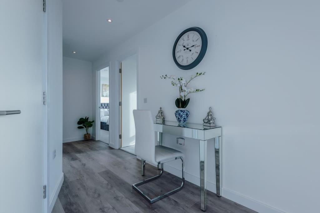 Stunning 2-Bed Premium Apartment - Free Wi-Fi Preston  Ngoại thất bức ảnh