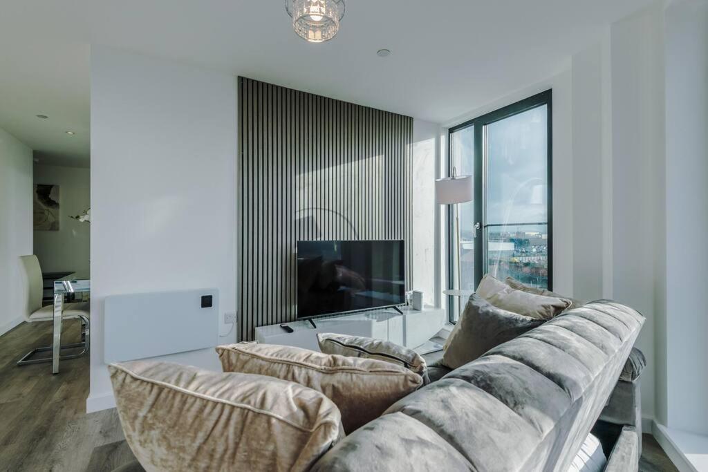 Stunning 2-Bed Premium Apartment - Free Wi-Fi Preston  Ngoại thất bức ảnh